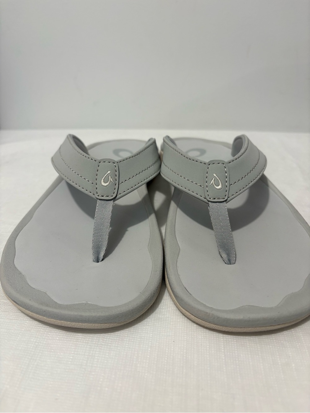 OluKai Gray Women’s Thong Sandals